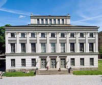 Uniplatz Loewengebaeude